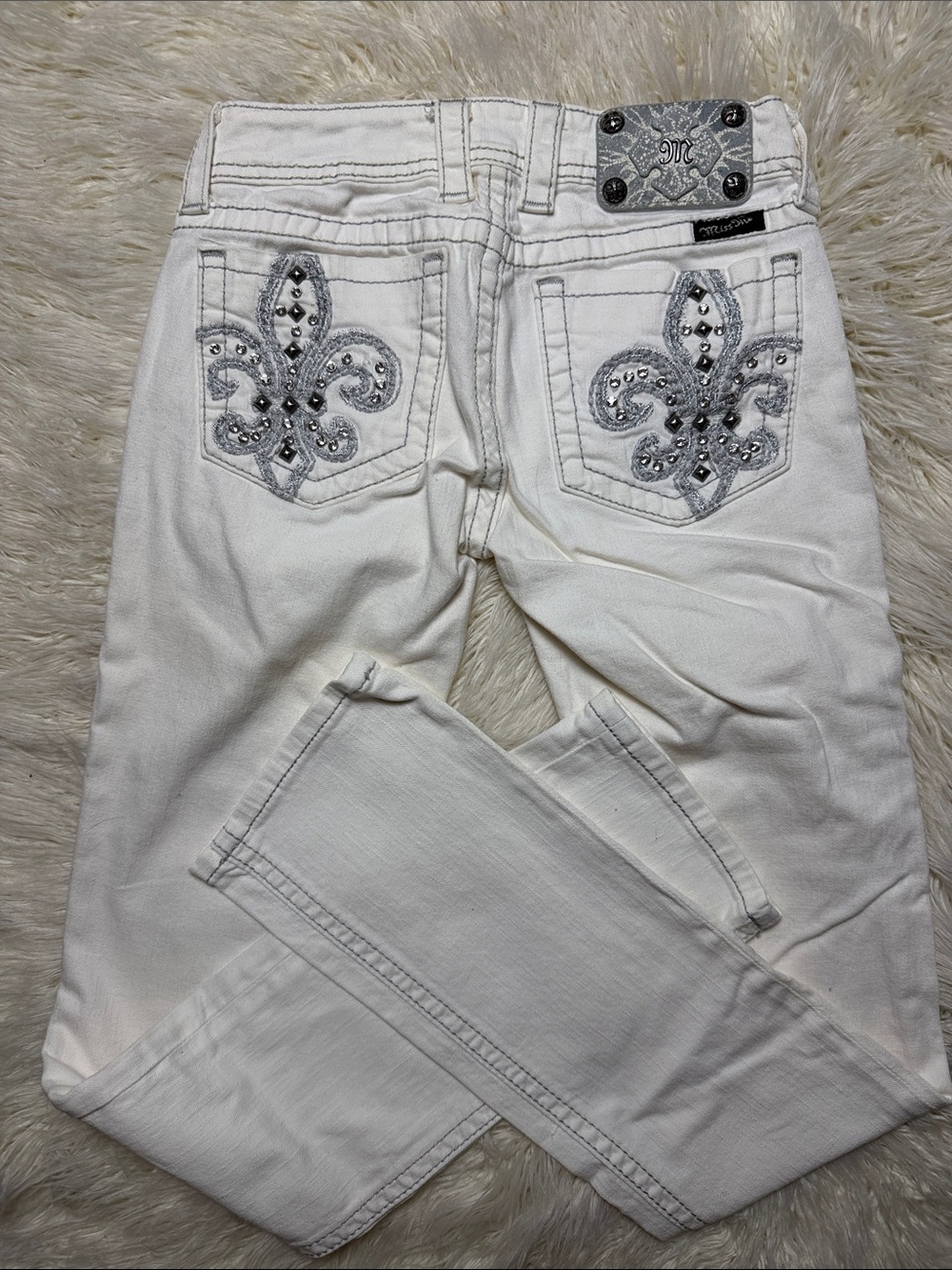 Miss Me White Skinny Jeans with Embroidered Fleur-de-Lis & Stud Accents